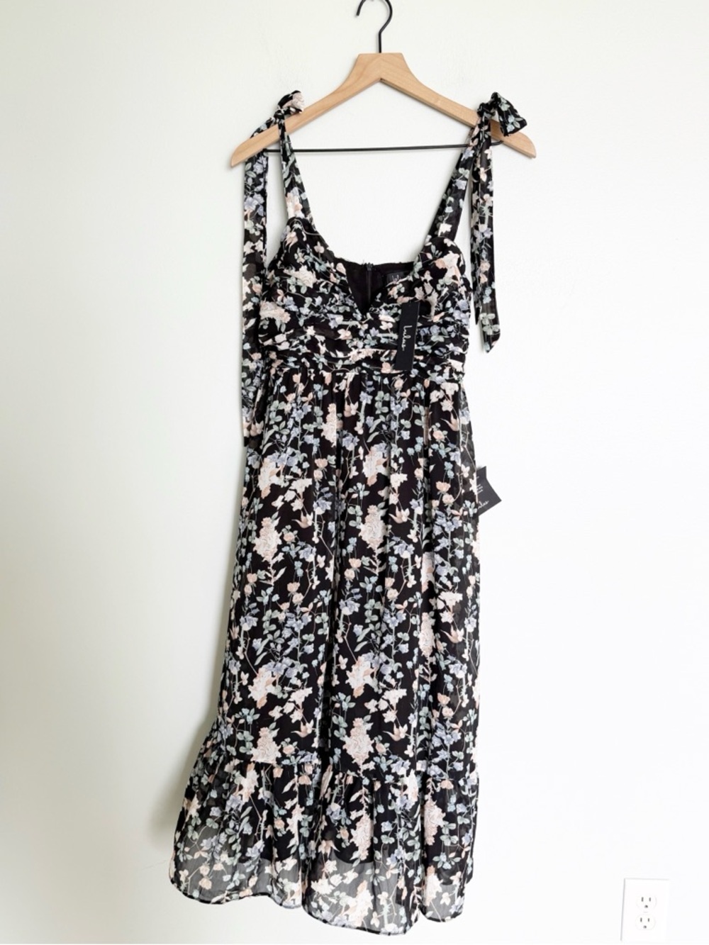 Lulus Lush Loveliness Black Floral Lurex Tie-Strap Midi Dress